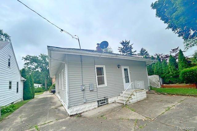 Sylvan Lake, MI 48320 1710,2170 Avondale Street