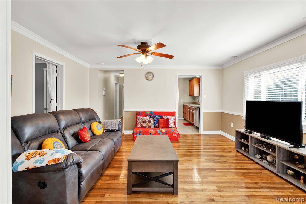 Rochester Hills, MI 48307 4643,2915 FRANKSON Avenue