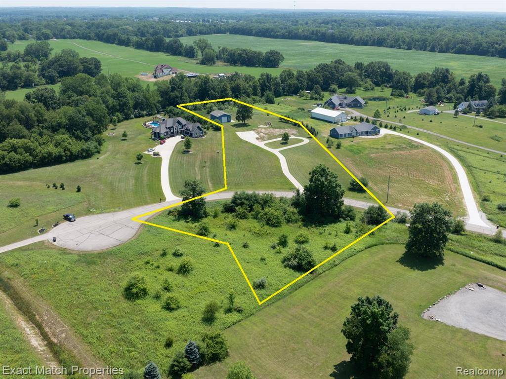 2125 Hickory Acres Drive, Howell, MI 48855 8335