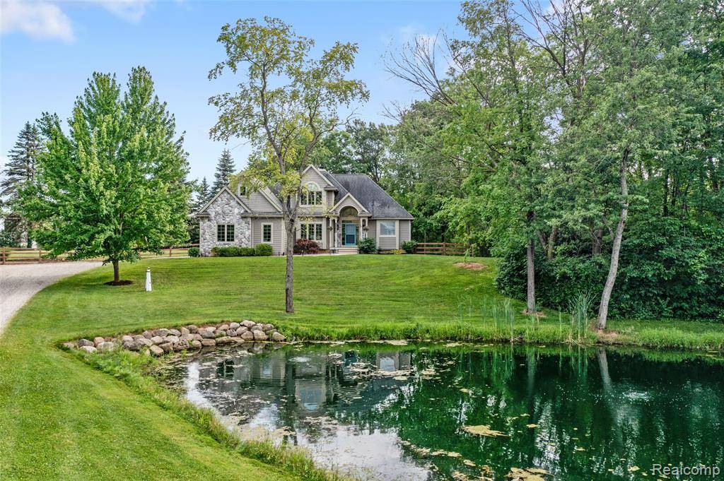New Hudson, MI 48165 8502,59903 Blue Heron Road
