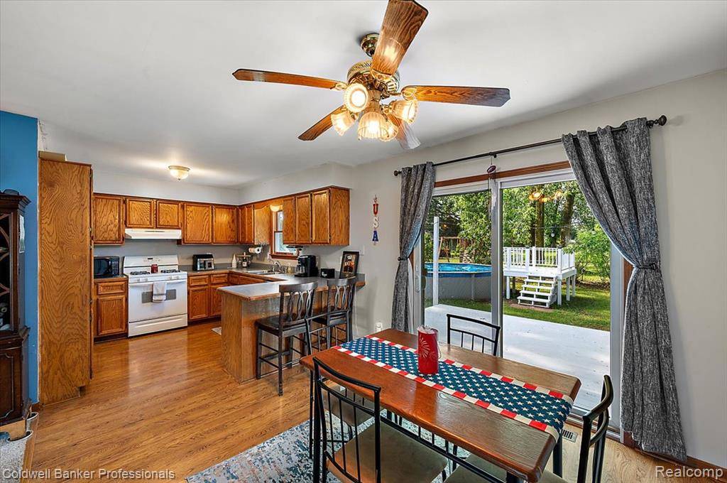 North Branch, MI 48461 9755,5706 Southwood Street