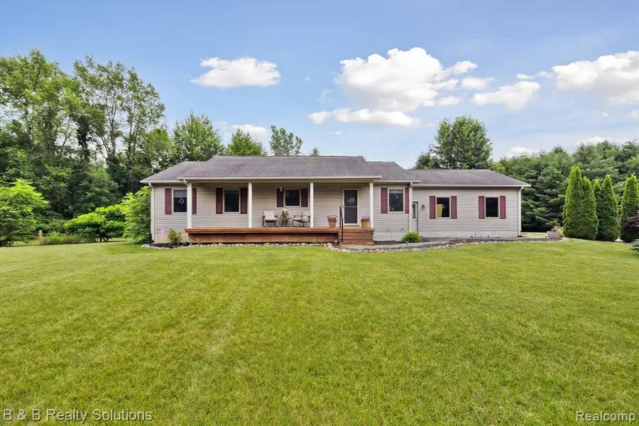 2264 Dodds Road, North Branch, MI 48461 8766