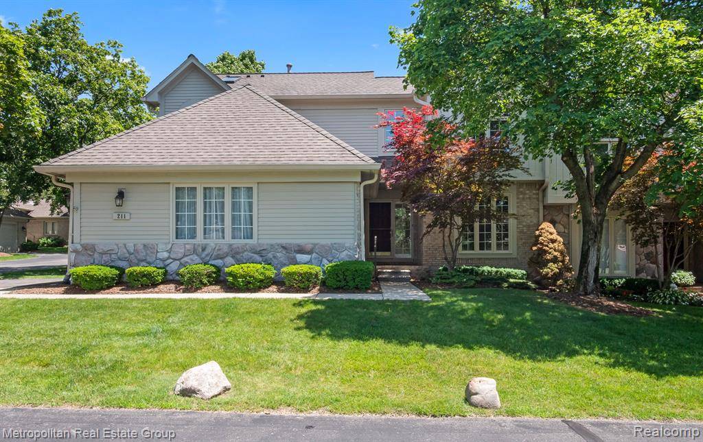 211 SAINT LAWRENCE Boulevard, Northville, MI 48168 1570