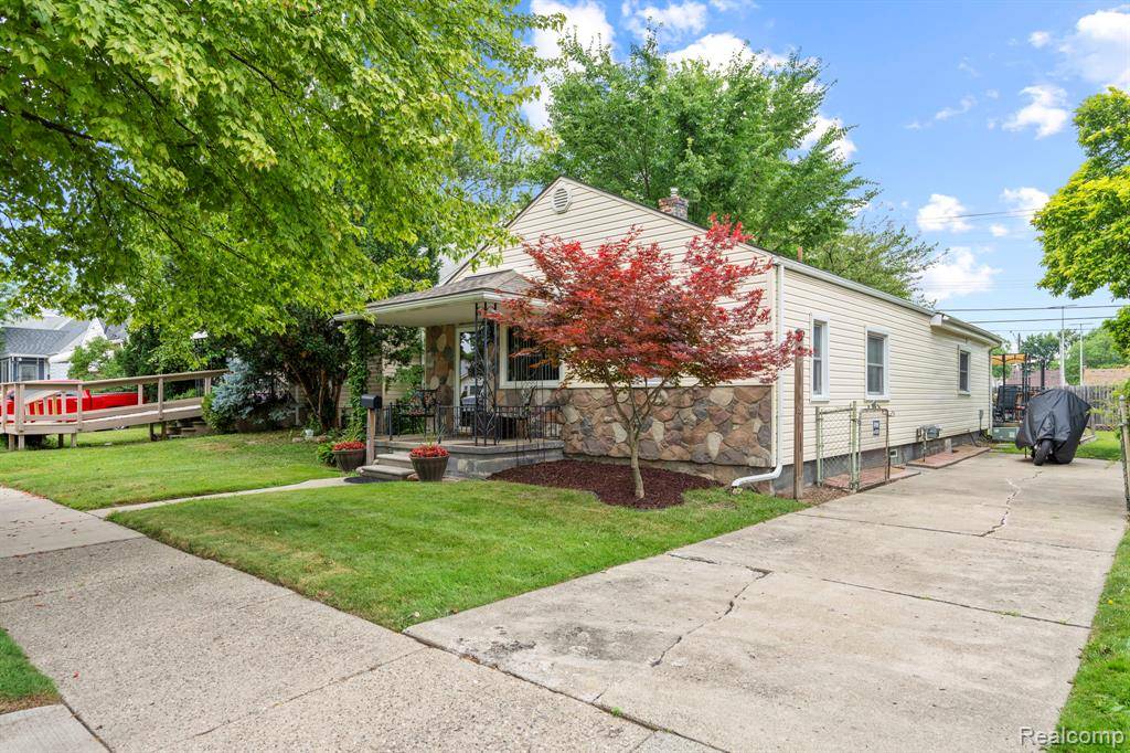 Center Line, MI 48015 1027,7557 Standard