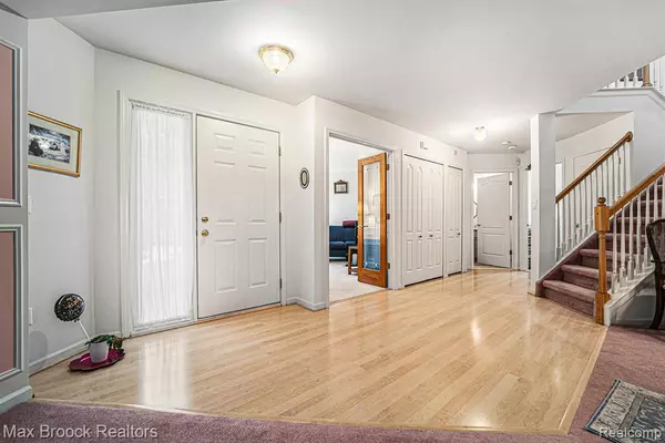 Wixom, MI 48393 4308,648 Shady Maple Shady Maple Drive