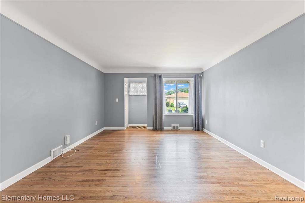 Saint Clair Shores, MI 48081 3068,21142 Michael Court