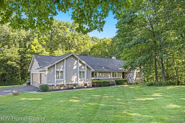 165 Audubon Drive, White Lake, MI 48383 1705