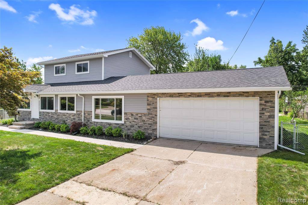 Saint Clair Shores, MI 48082 1941,22222 Evergreen Street