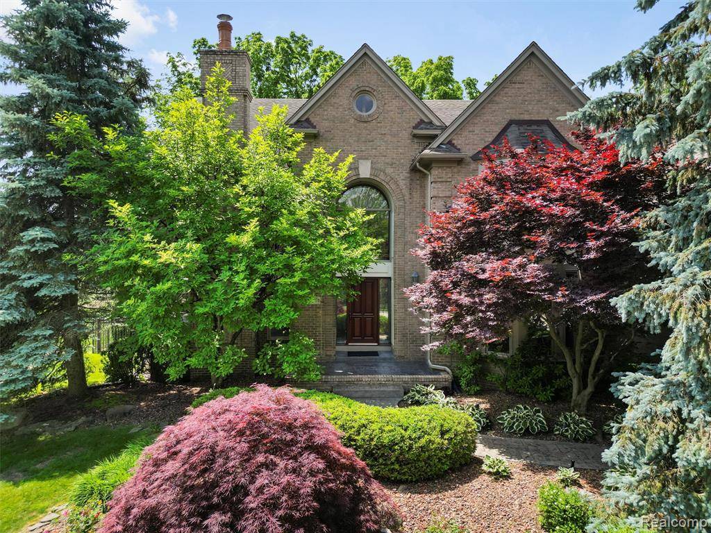 Troy, MI 48098 5342,5657 Greenhill Drive