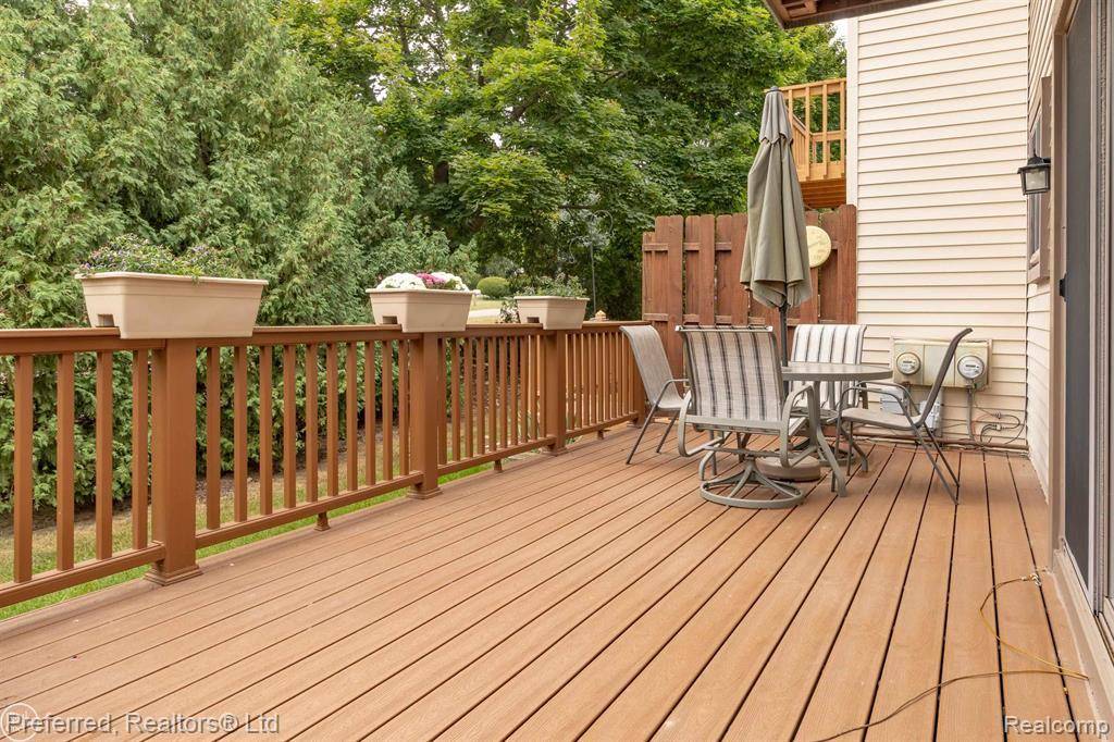 Walled Lake, MI 48390 3473,249 Wind Way Dr. Drive