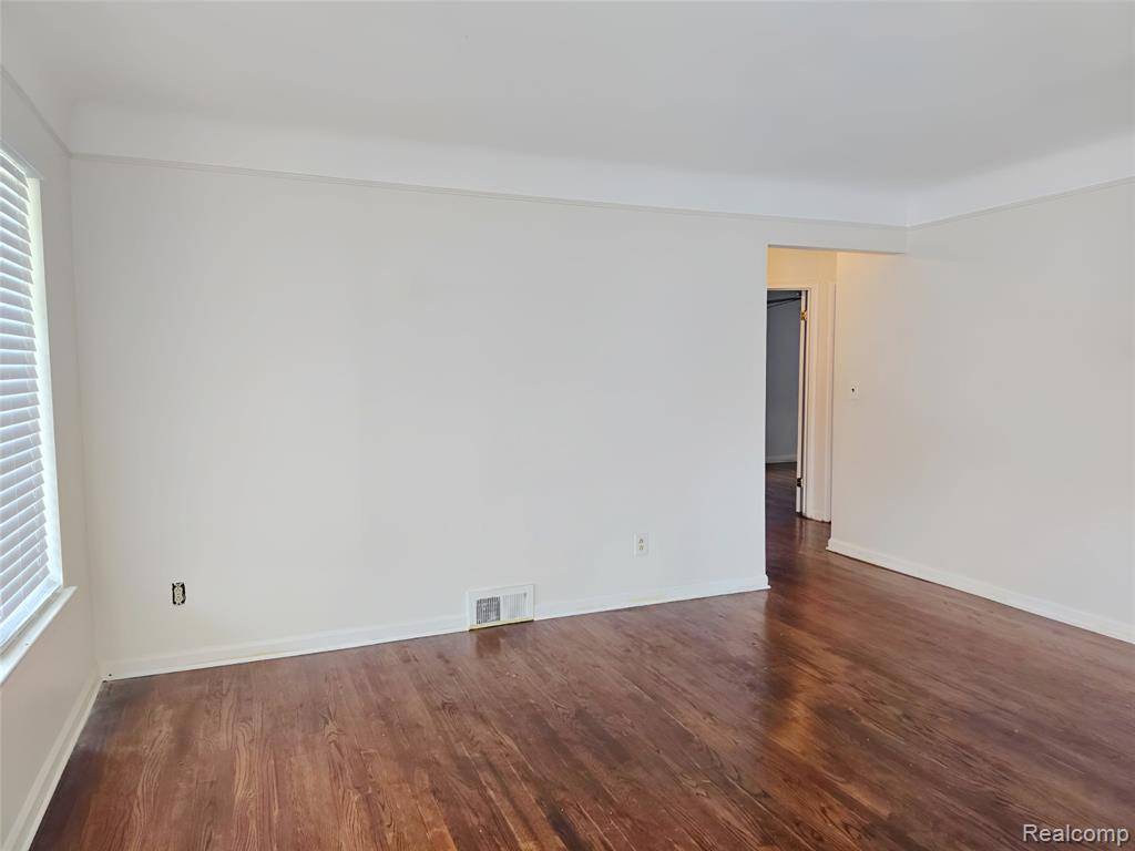 Warren, MI 48089 3575,11245 Mae Avenue