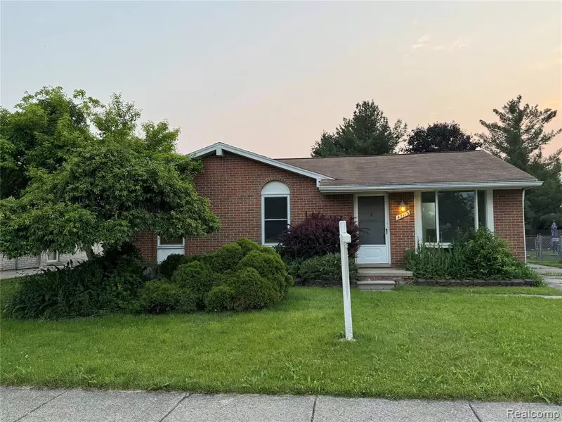 42113 CLAYTON Street, Clinton Township, MI 48038 1841