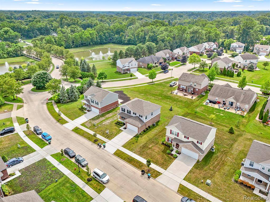 Dearborn Heights, MI 48180 8235,10834 Lakeview Drive