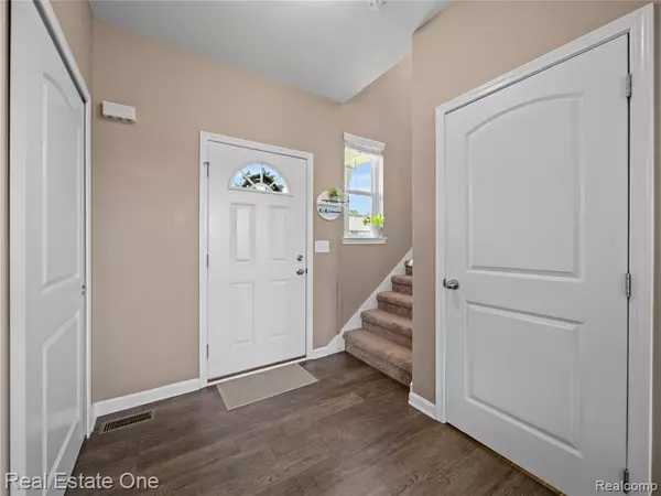Howell, MI 48843 9729,2838 Bogues View Drive