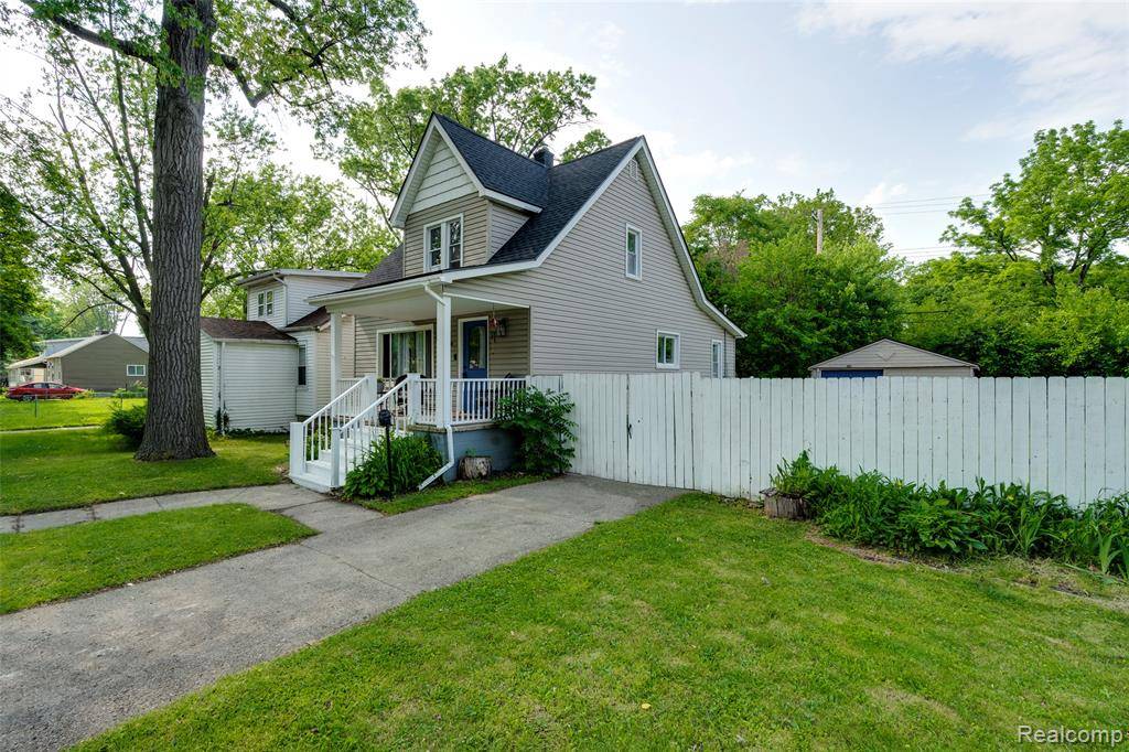 Hazel Park, MI 48030 2167,1217 E Madge Avenue