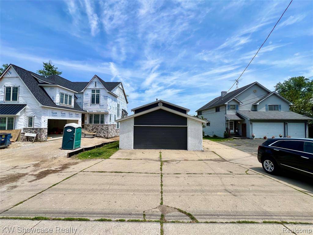 Commerce Twp, MI 48382 2247,1869 Union Lake Road