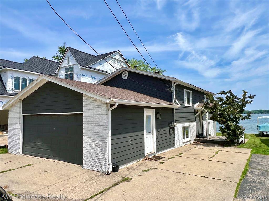 1869 Union Lake Road, Commerce Twp, MI 48382 2247