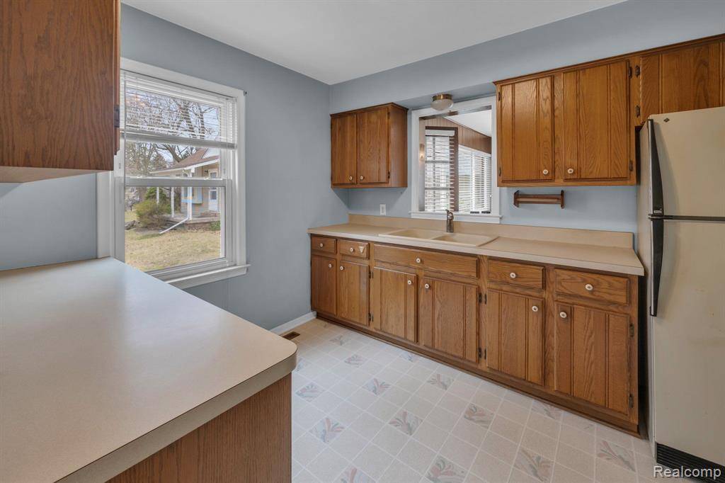 Ann Arbor, MI 48105 9713,3389 BEAUMONT Road