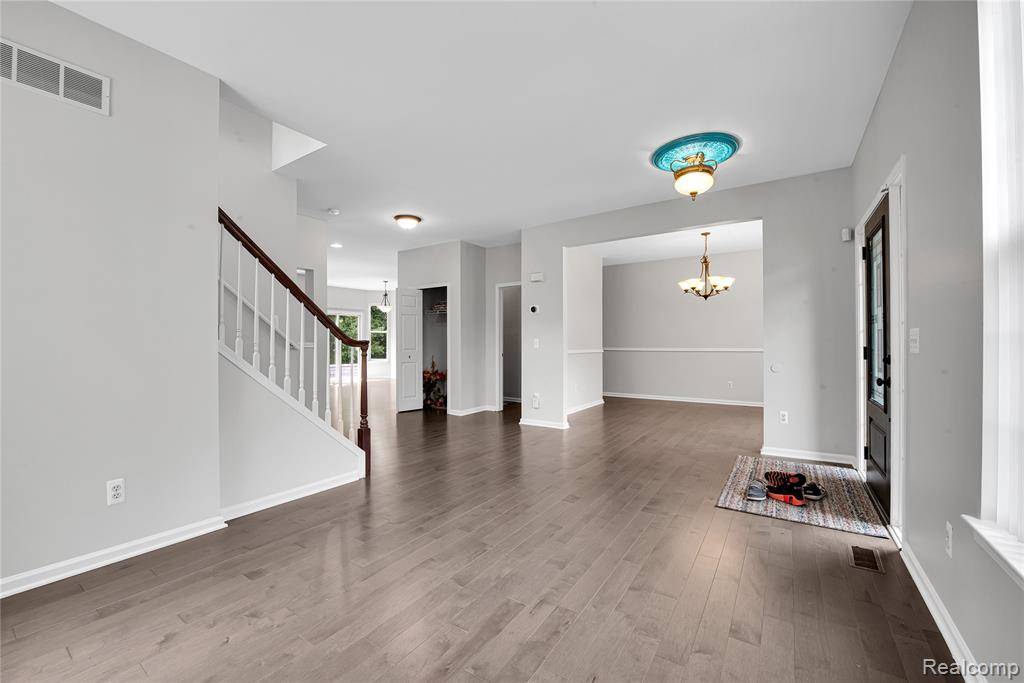 Rochester Hills, MI 48307 5072,3454 Everett Drive