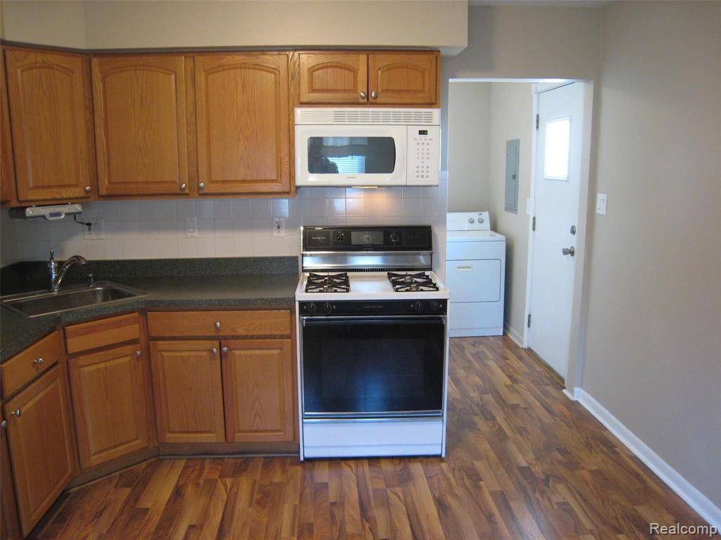 Roseville, MI 48066 3474,18184 GLENDALE Street