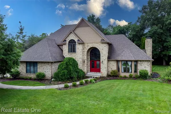 11514 Kings Knight Circle, Grand Blanc, MI 48439 8621