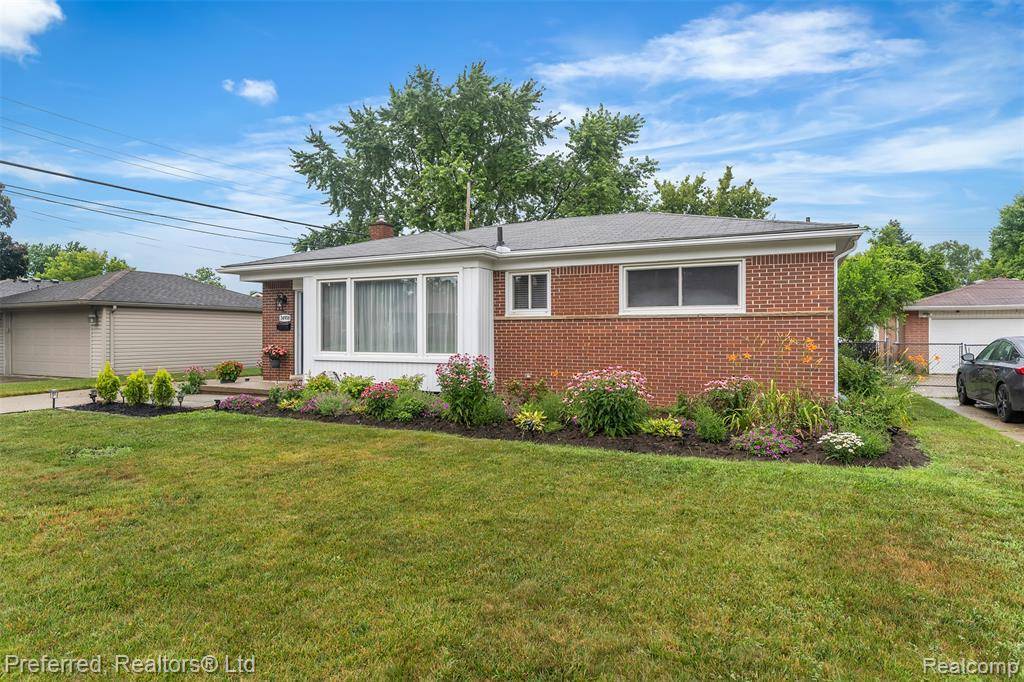 Livonia, MI 48150 2670,34958 Parkdale Street