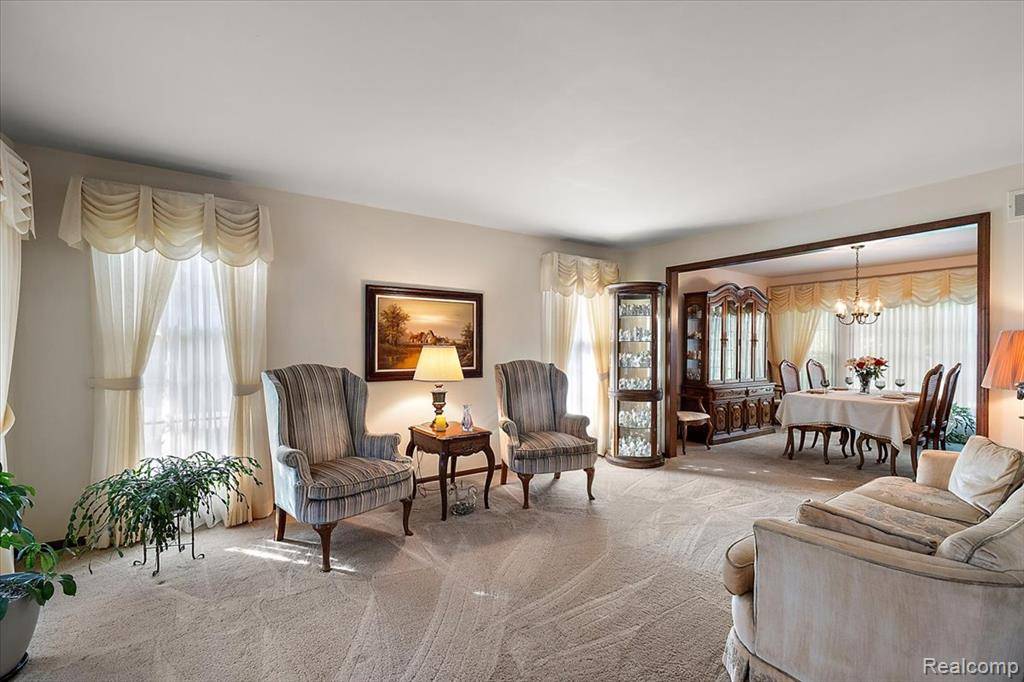 Troy, MI 48098 4486,4516 Cahill Drive