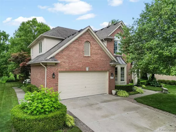 1688 Chase Drive, Rochester, MI 48307 1798