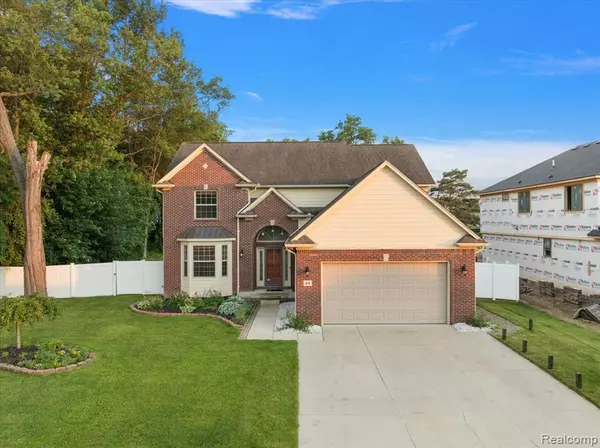 Troy, MI 48083 1646,48 Starr Drive