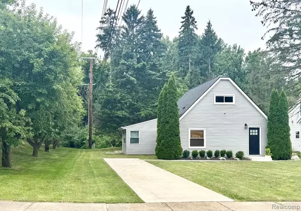 Rochester Hills, MI 48309 4027,3344 Bathurst Avenue