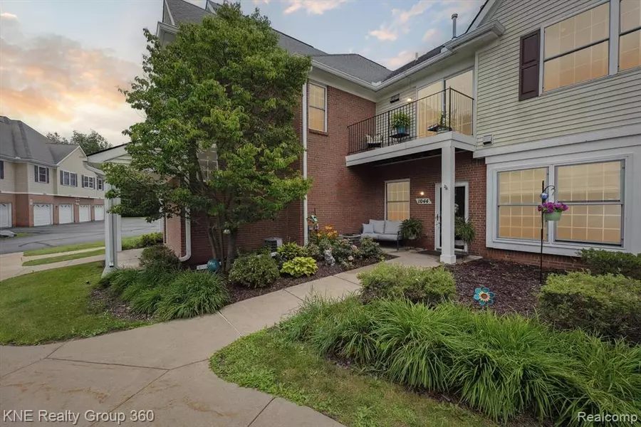 1044 Shiawassee Circle, Howell, MI 48843 4509