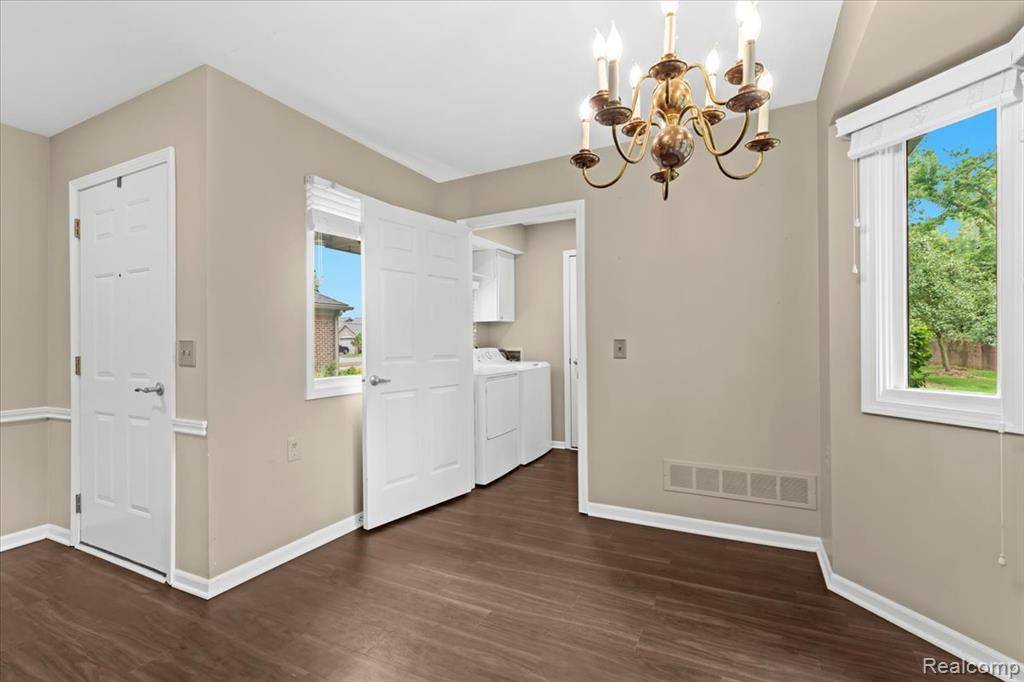 Farmington Hills, MI 48336 4100,21291 Juniper Court