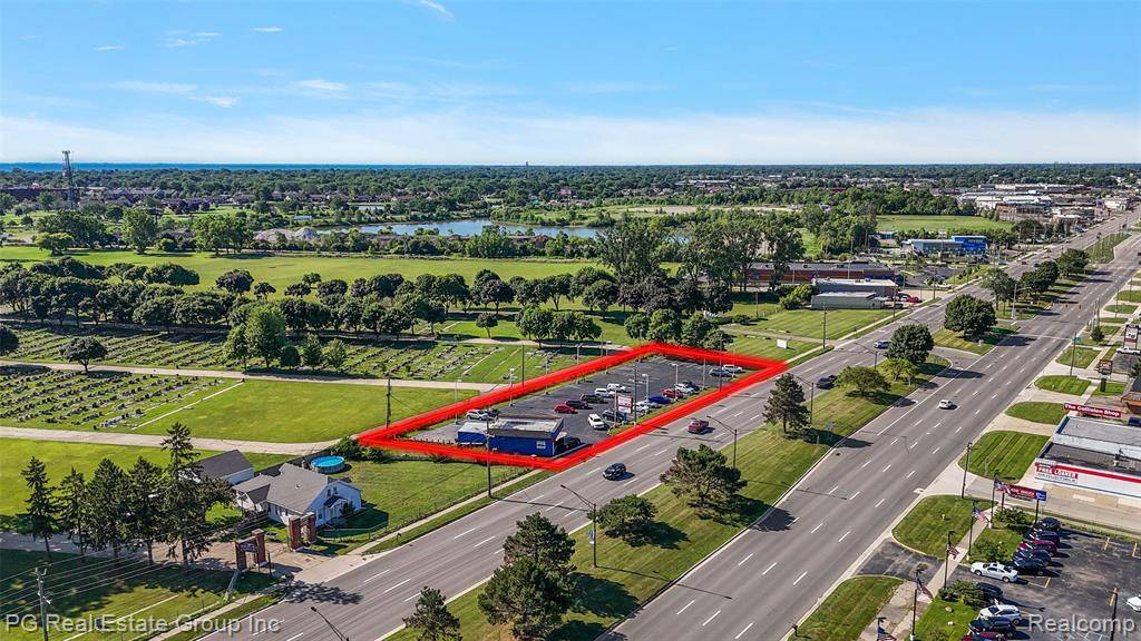 Clinton Township, MI 48035 4041,33500 S GRATIOT Avenue