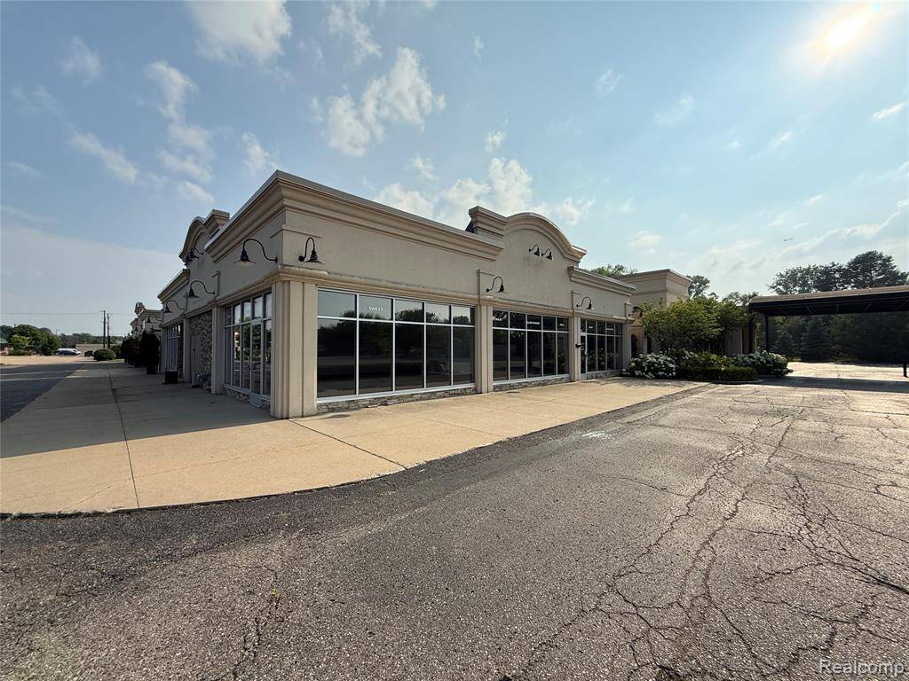 1537 E Pierson Road, Flushing, MI 48433 1816