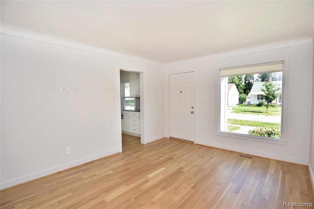 Royal Oak, MI 48073 2082,710 Donald Avenue
