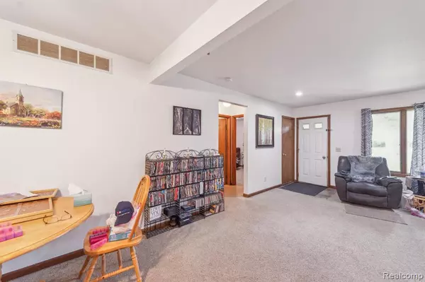 Update, MI 48858 9042,1030 S Lincoln Road