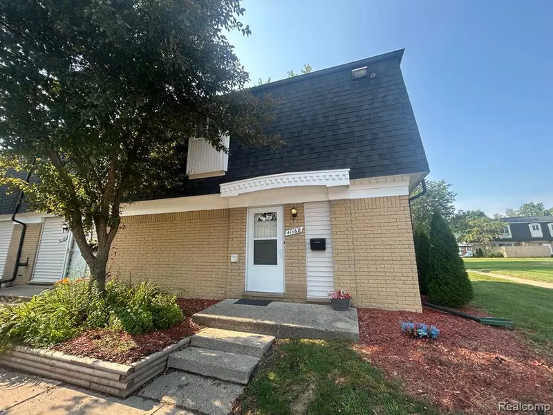 41168 N WOODBURY GREEN, Belleville, MI 48111 3028