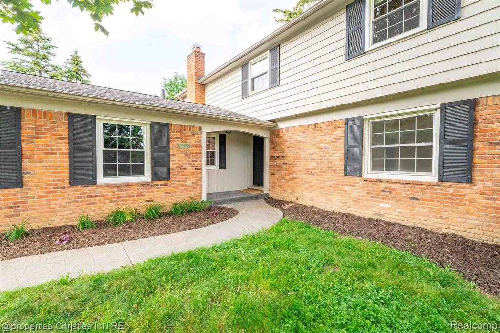 Bloomfield Hills, MI 48301 1032,4770 Hedgewood Drive