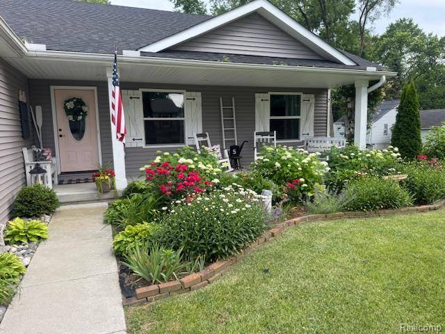 Lake Orion, MI 48362 2897,215 Philadelphia Street