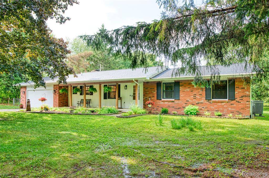 8077 Hunter Road, Bath, MI 48808 8443