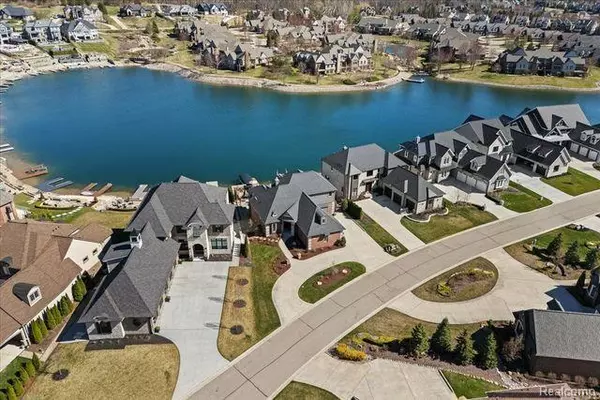 8353 PIER POINT Court, South Lyon, MI 48178 7800