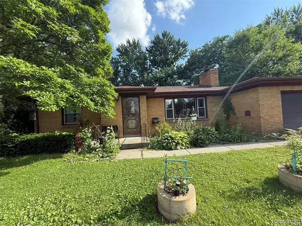 Burton, MI 48509 1049,4204 Weston Drive