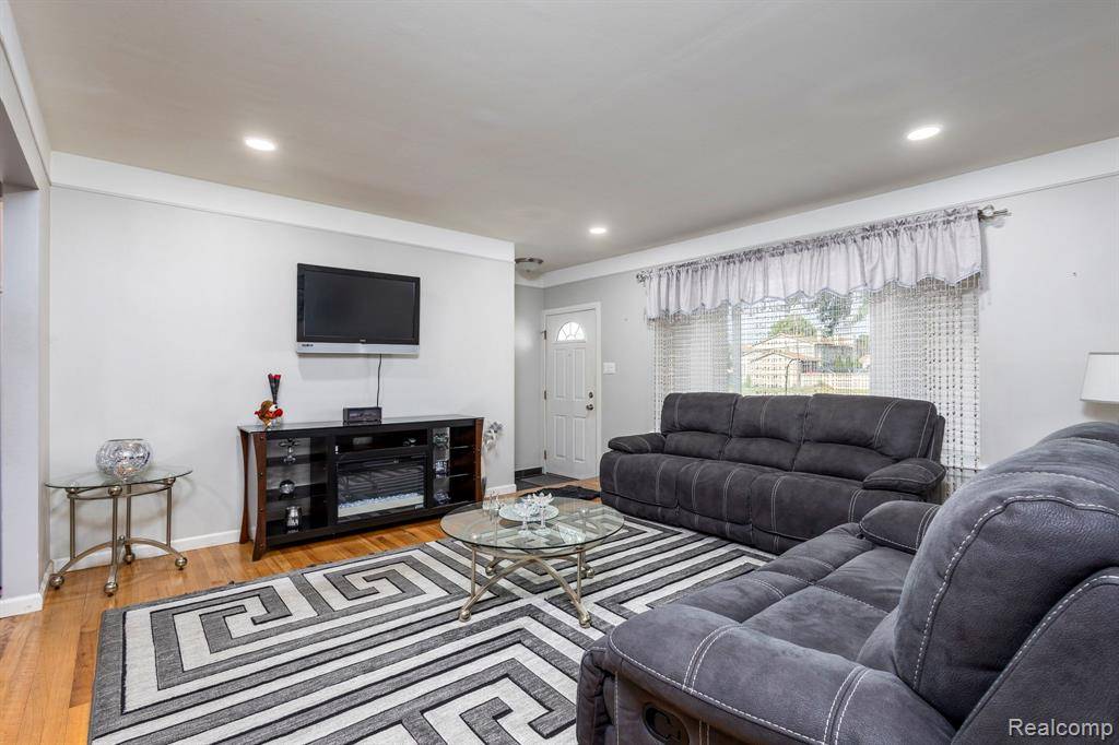 Warren, MI 48088 5138,29167 Malvina Drive