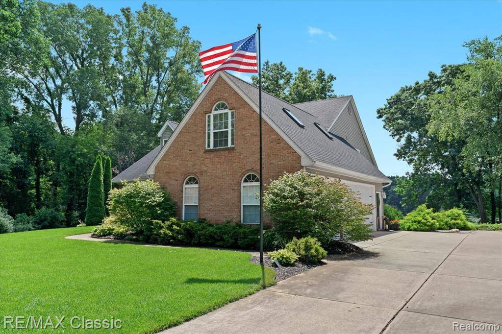 Highland, MI 48357 3162,2821 Allison Lane