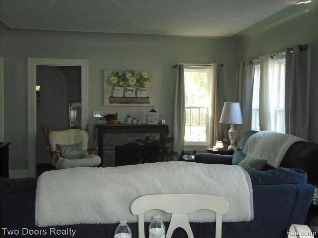 Waterford, MI 48329 3260,3360 Van Zandt Road