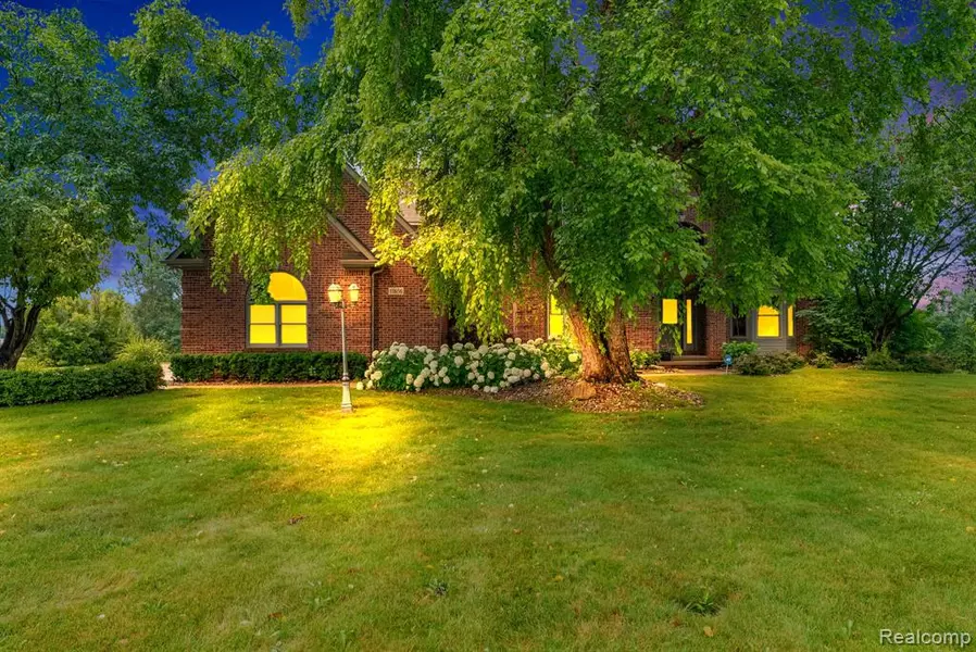 11656 Kings Colony, Grand Blanc, MI 48439 8619