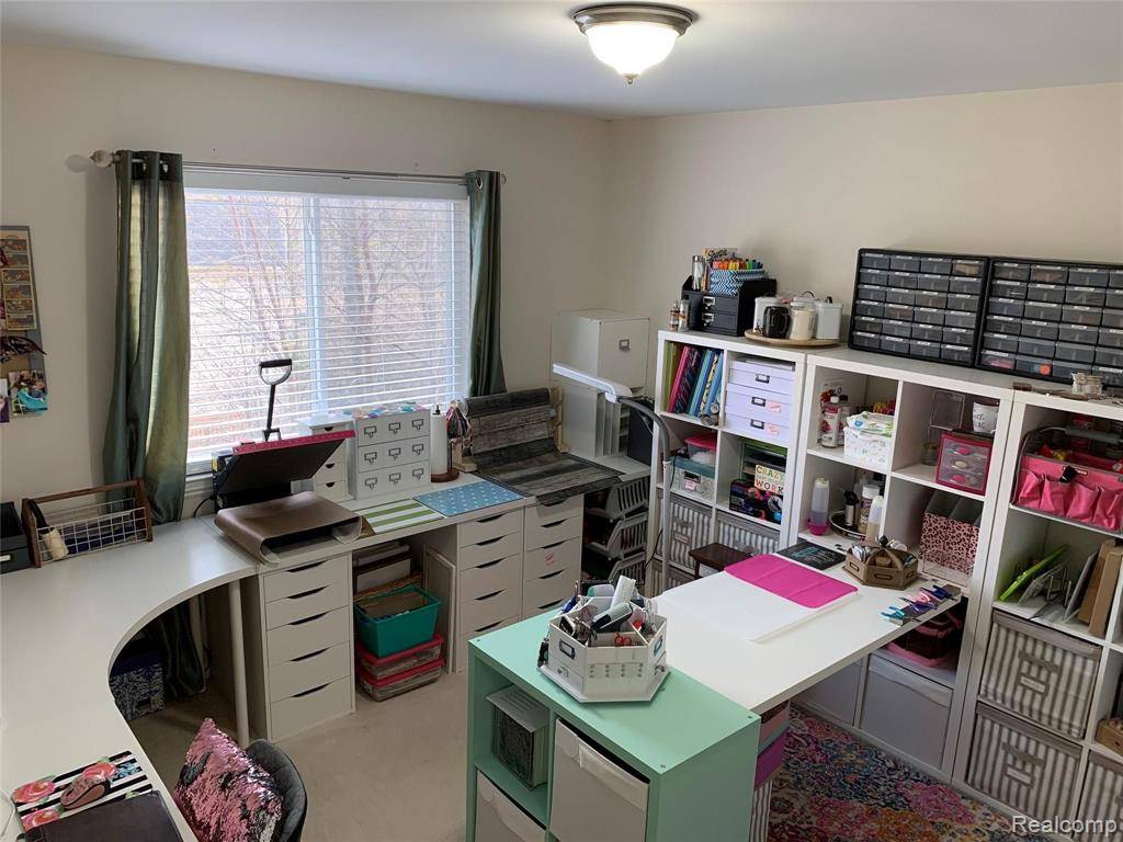Auburn Hills, MI 48326 4570,815 CALGARY Street