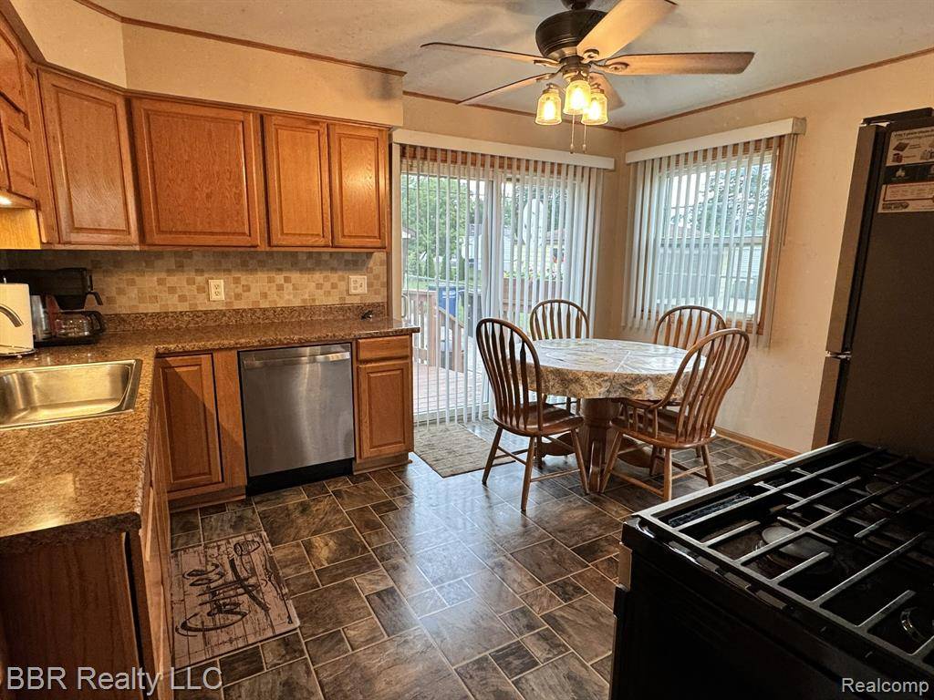 Westland, MI 48186 4916,32120 Glen Street
