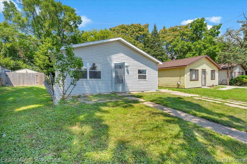 Pontiac, MI 48340 2658,104 W Mansfield Avenue