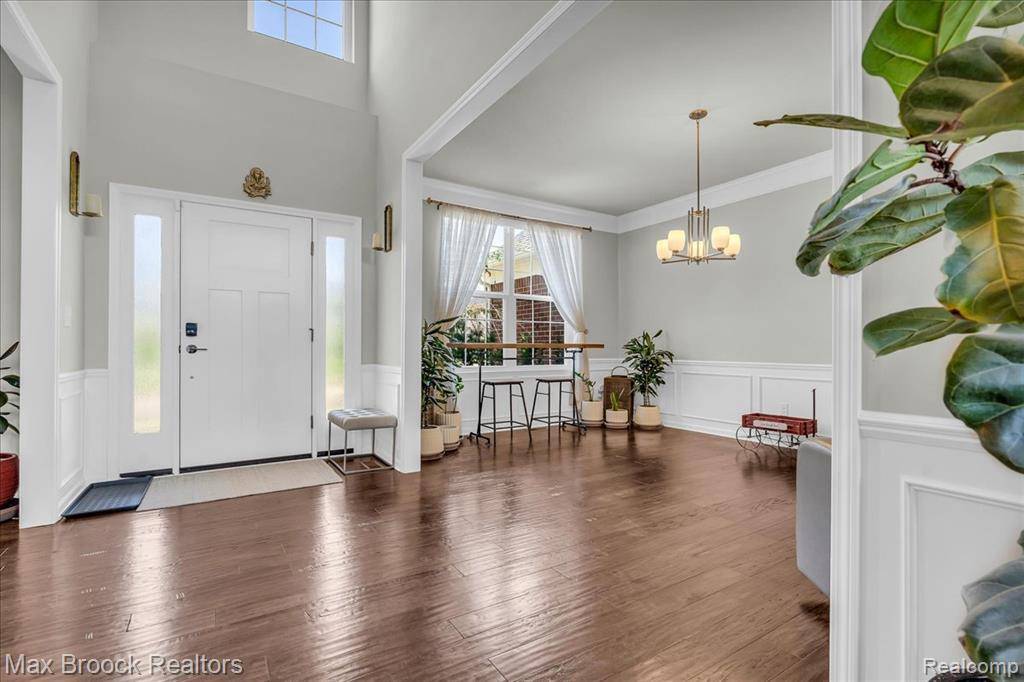Lake Orion, MI 48360,1043 Kendall Court